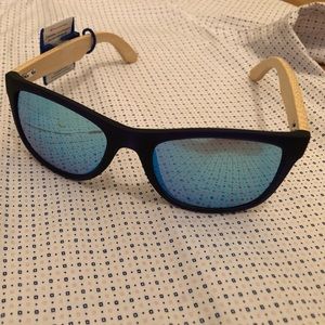 Men’s APT. 9 Matte Polarized Sunglasses NWT